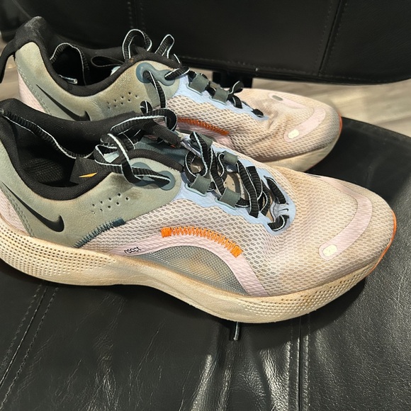 Nike React Sneakers in Black, White, and Orange Running shoes - Picture 4 of 7